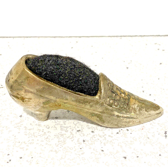 Silver Pin Cushion Victorian Shoe Shaped Sewing Tool Vintage Metal Collectible - Picture 3 of 9